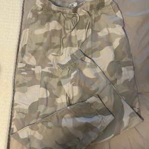 American Eagle Camouflage Joggers with Pockets